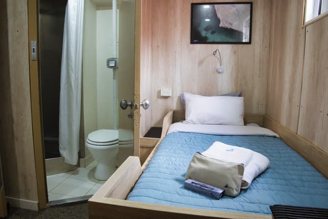 Ushuaia Premier Single cabin