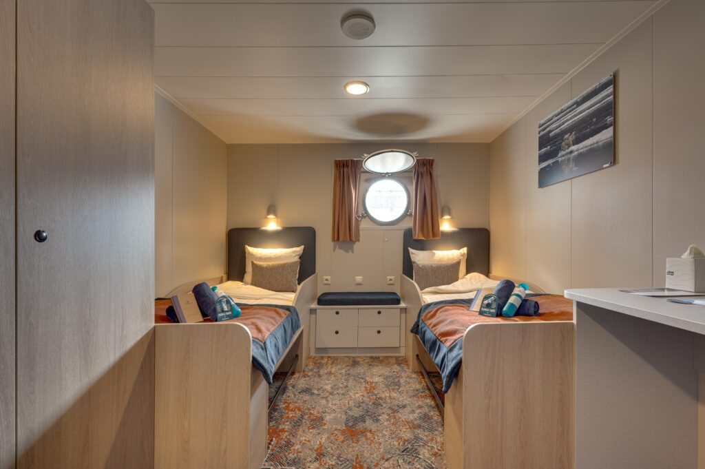 Plancius twin porthole cabin